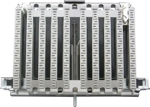 BOSCH Brenner aus Metall mit mehreren länglichen, perforierten Leiterplatten und einem mittigen Edelstahlrohr, zur Verwendung in Heizsystemen.